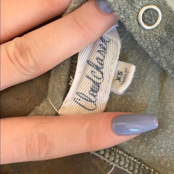 Top - Picture 2 of 3